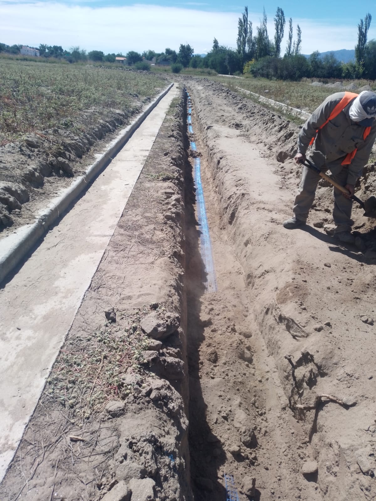 APERTURA Y CONFORMACIÓN DE CALLES CON CORDÓN CUNETA - ZANJEO E INSTALACIÓN DE TENDIDO DE AGUA - CARTEL DE INGRESO - CASILLA DE POZO DE AGUA - LOTEO LOS AROMOS - CAFAYATE - PROVINCIA DE SALTA - Imagen 2