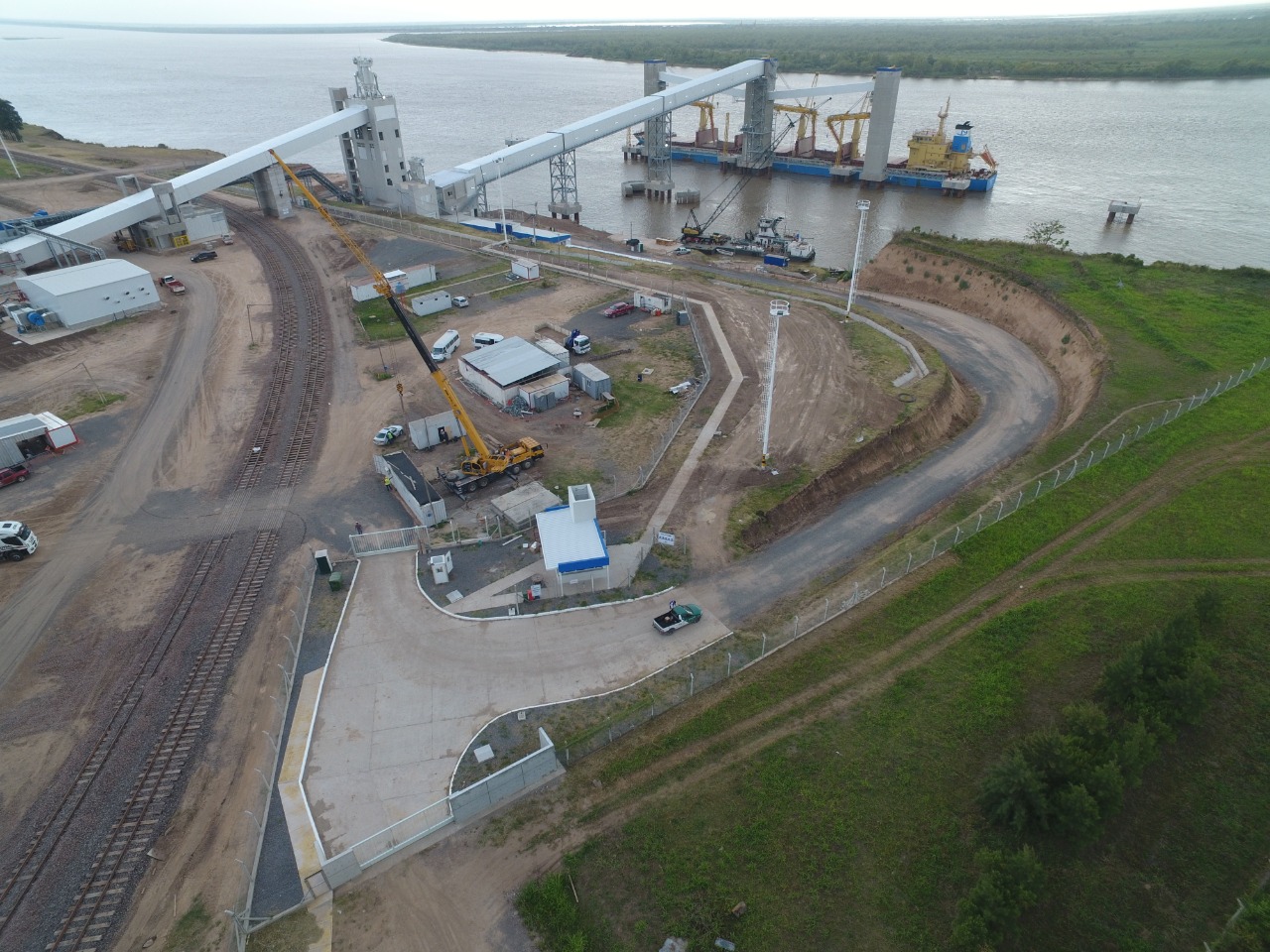 EJECUCIÓN DESVÍO FERROVIARIO PARTICULAR PLANTA AGD PUERTO TIMBÚES - Imagen 2