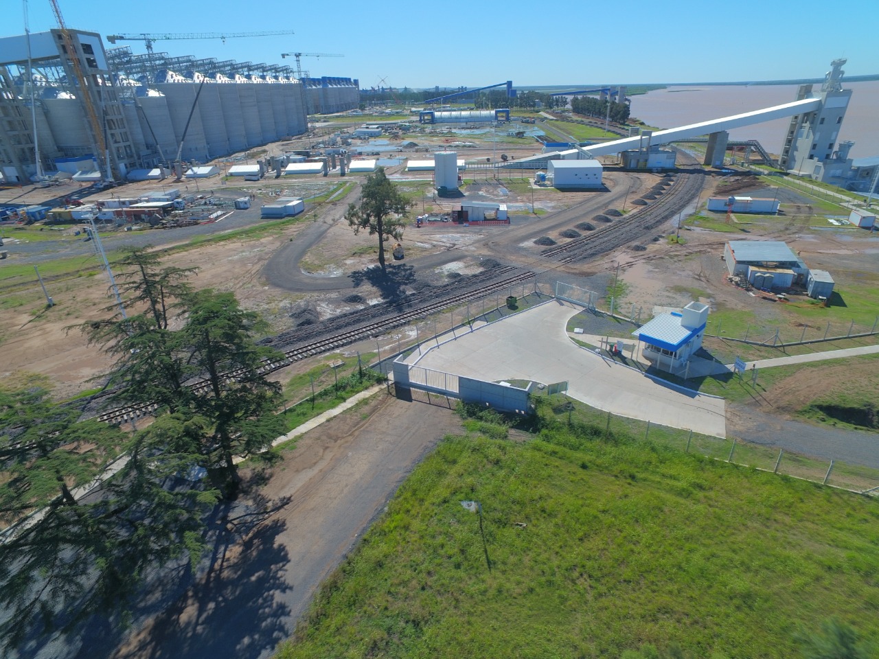 EJECUCIÓN DESVÍO FERROVIARIO PARTICULAR PLANTA AGD PUERTO TIMBÚES - Imagen 7