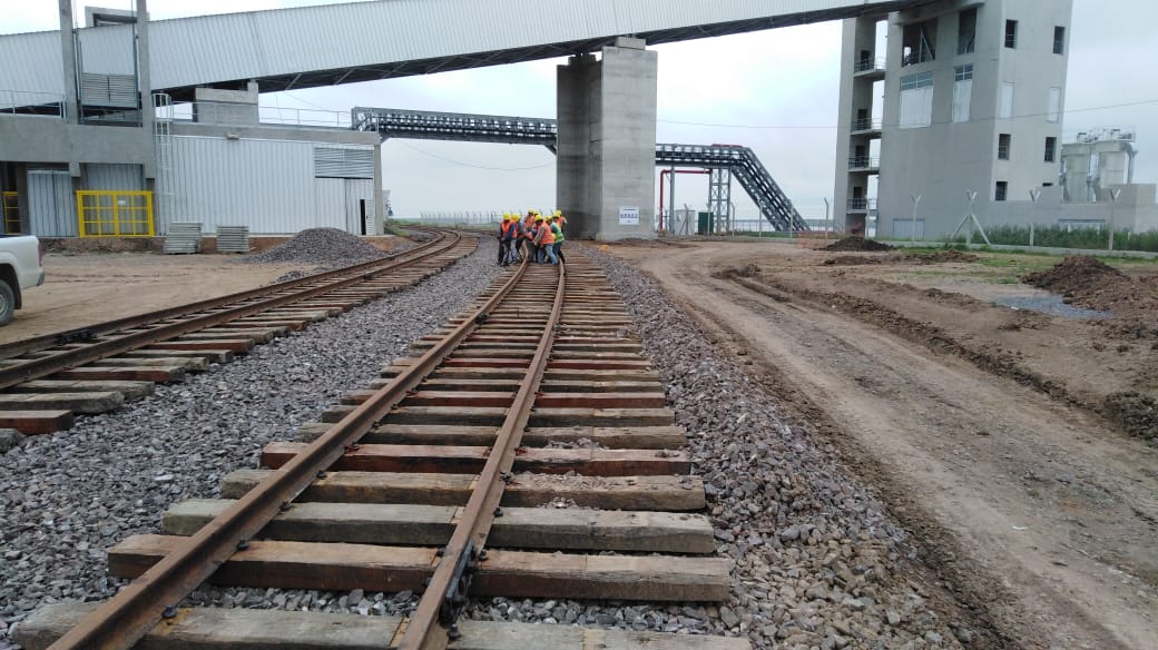 EJECUCIÓN DESVÍO FERROVIARIO PARTICULAR PLANTA AGD PUERTO TIMBÚES - Imagen 8