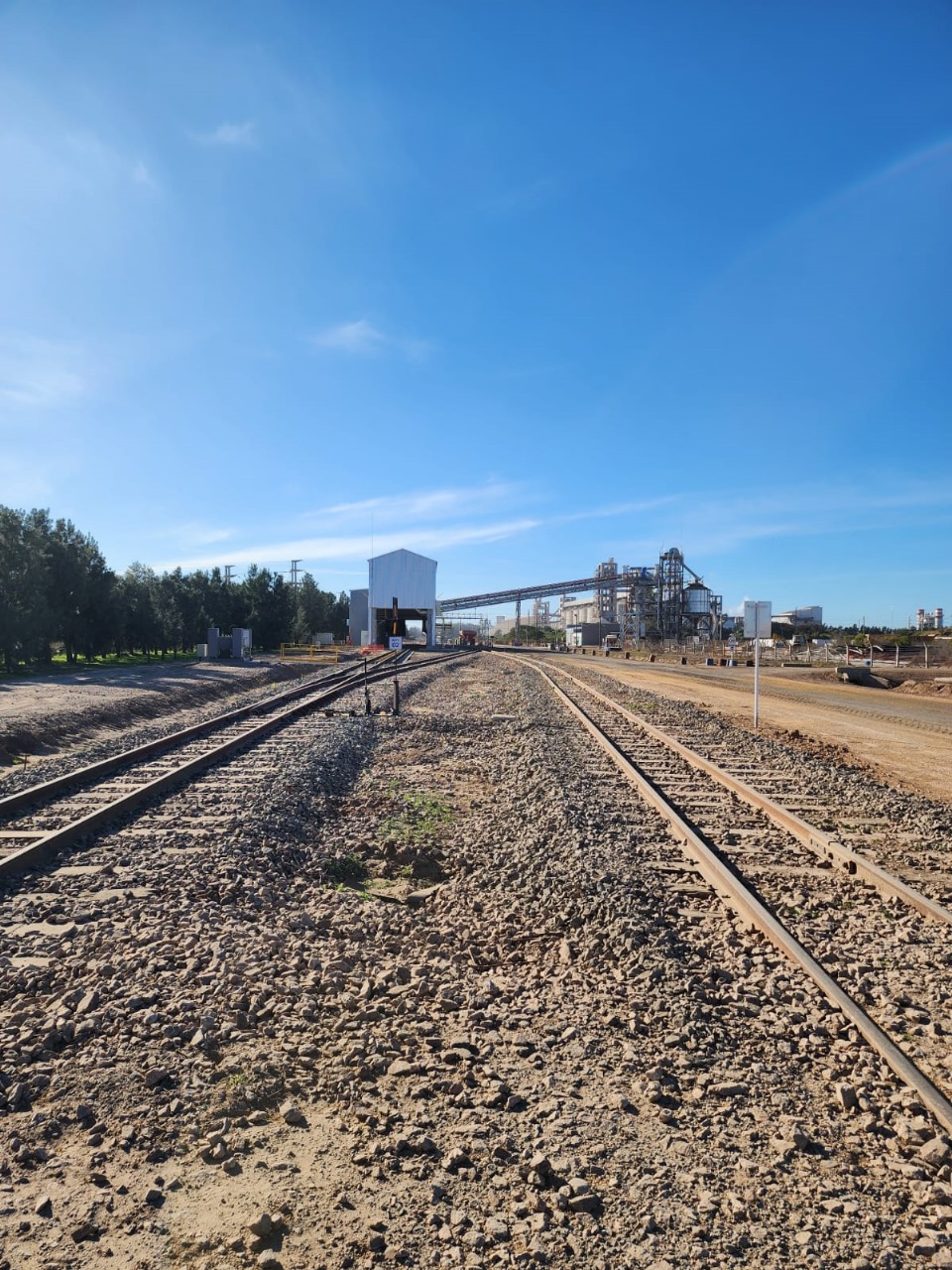 EJECUCIÓN DESVÍO FERROVIARIO EN COMPLEJO INDUSTRIAL PORTUARIO RENOVA - Imagen 4