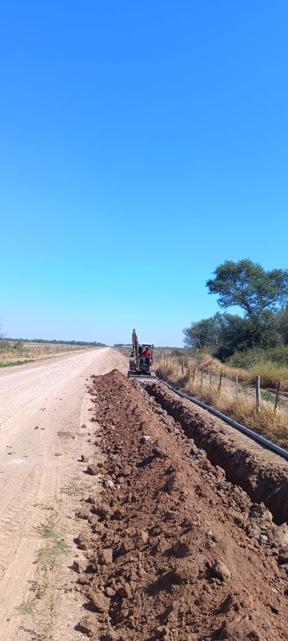MOVIMIENTO DE SUELO PARA TANQUE DE 500.000LTS Y EXCAVACIÓN DE 76KMS DE ZANJA PARA TENDIDO DE CAÑOS DE AGUA EN FINCA DON BRUNO - TOLOCHE - PROVINCIA DE SALTA - Imagen 2