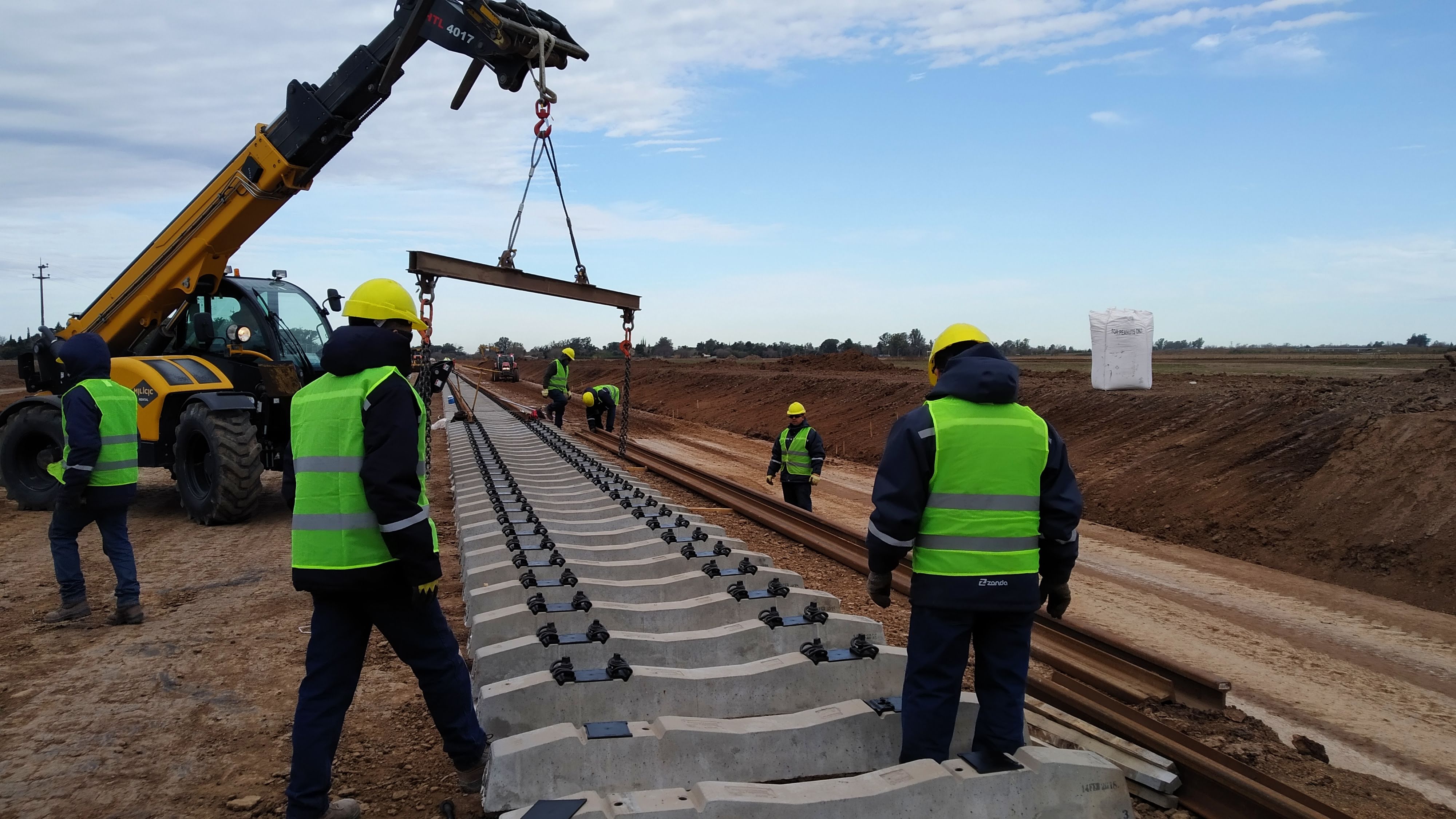 CONSTRUCCIÓN DE UNA NUEVA PLAYA FERROVIARIA Y RAMAL DE CONEXIÓN A TERMINALES DE PUERTOS TIMBÚES EN LA LOCALIDAD DE OLIVEROS - Imagen 2