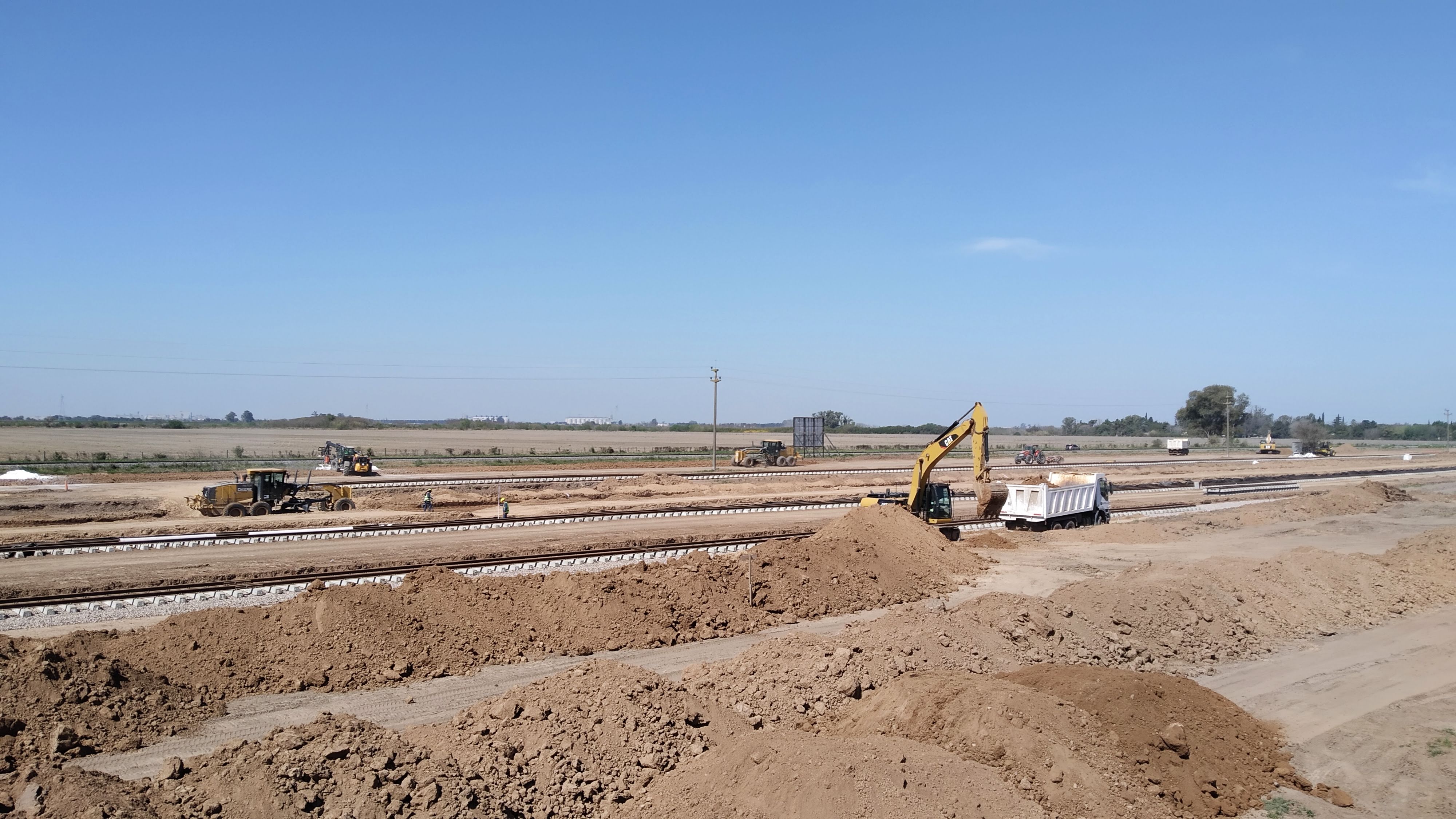 CONSTRUCCIÓN DE UNA NUEVA PLAYA FERROVIARIA Y RAMAL DE CONEXIÓN A TERMINALES DE PUERTOS TIMBÚES EN LA LOCALIDAD DE OLIVEROS - Imagen 4