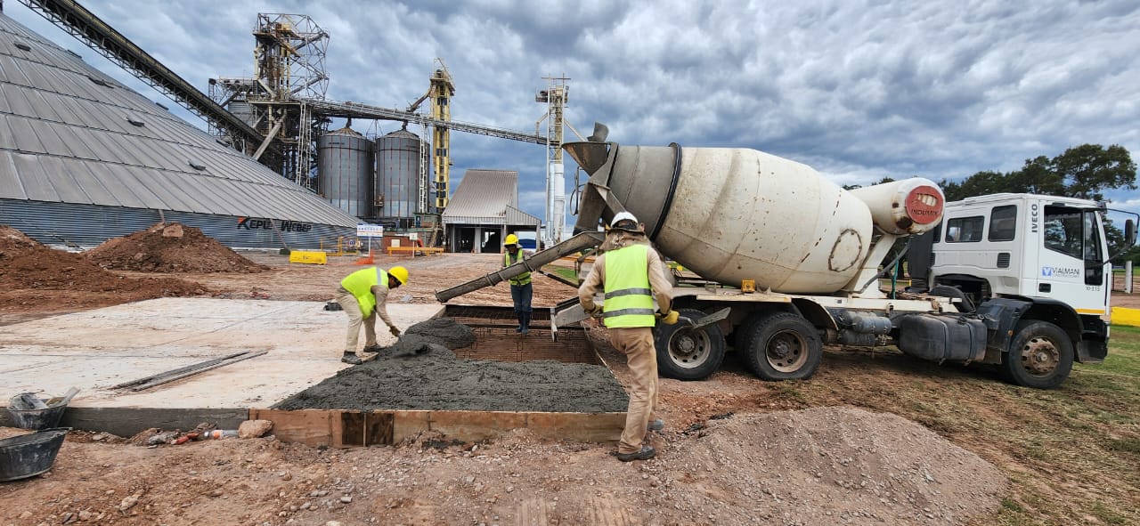 REPARACIÓN DE VEREDAS, PISOS, CANALES, ALCANTARILLAS, BADENES Y TRABAJOS COMPLEMENTARIOS SILOS 1 - 2 - 3 - CONSTRUCCIÓN DE PAVIMENTO DE SALIDA PARA BALANZAS 1 Y 4 DE CAMIONES DEL ACOPIO DE PIQUETE CABADO - PLANTA DE ACOPIO PRIVADO - BUNGE DE ARGENTINA - PIQUETE CABADO - PROVINCIA DE SALTA - Imagen 4